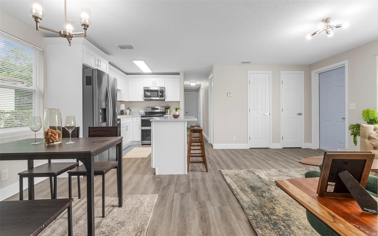 Listing photo id 5 for 3601 Giddens Avenue