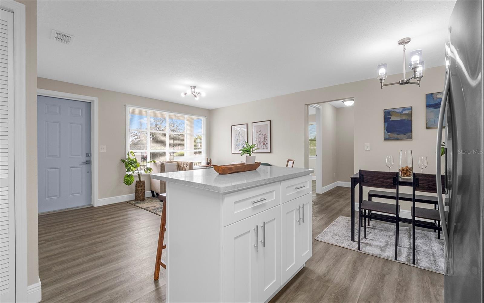Listing photo id 6 for 3601 Giddens Avenue