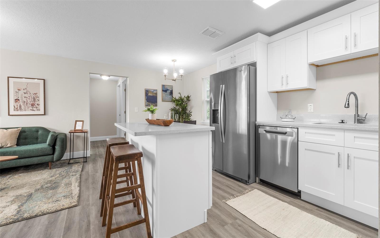 Listing photo id 7 for 3601 Giddens Avenue