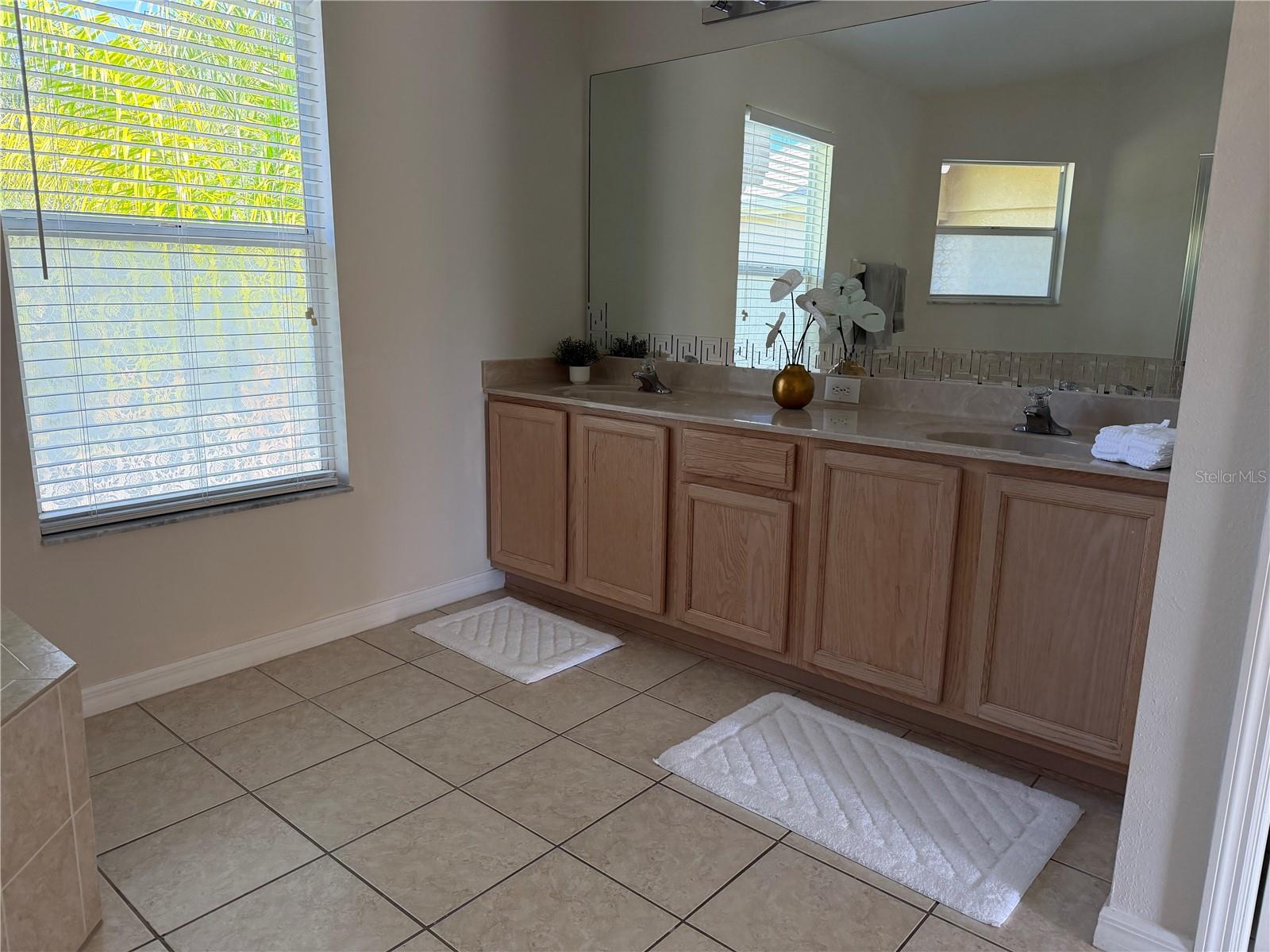 Image 22 of 41 For 10760 Plantation Bay Drive