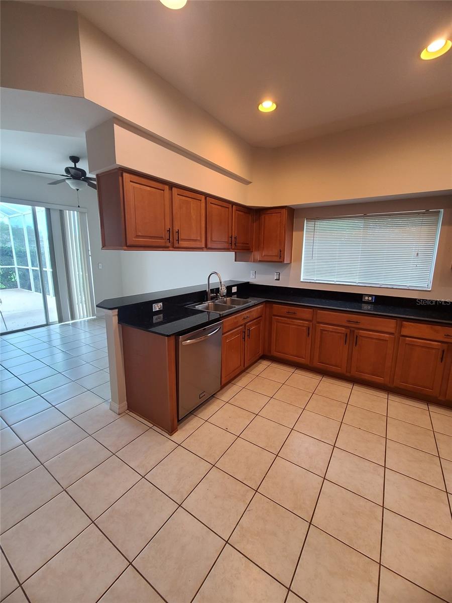 Image 7 of 11 For 10760 Plantation Bay Drive