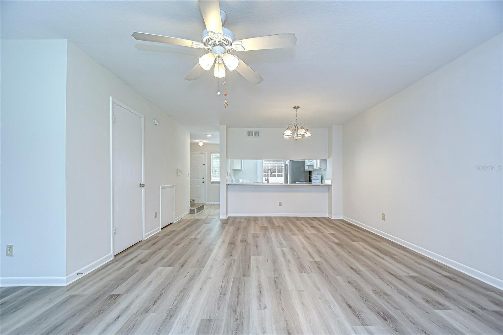 Image 19 of 54 For 5208 Sunridge Palms Drive 105