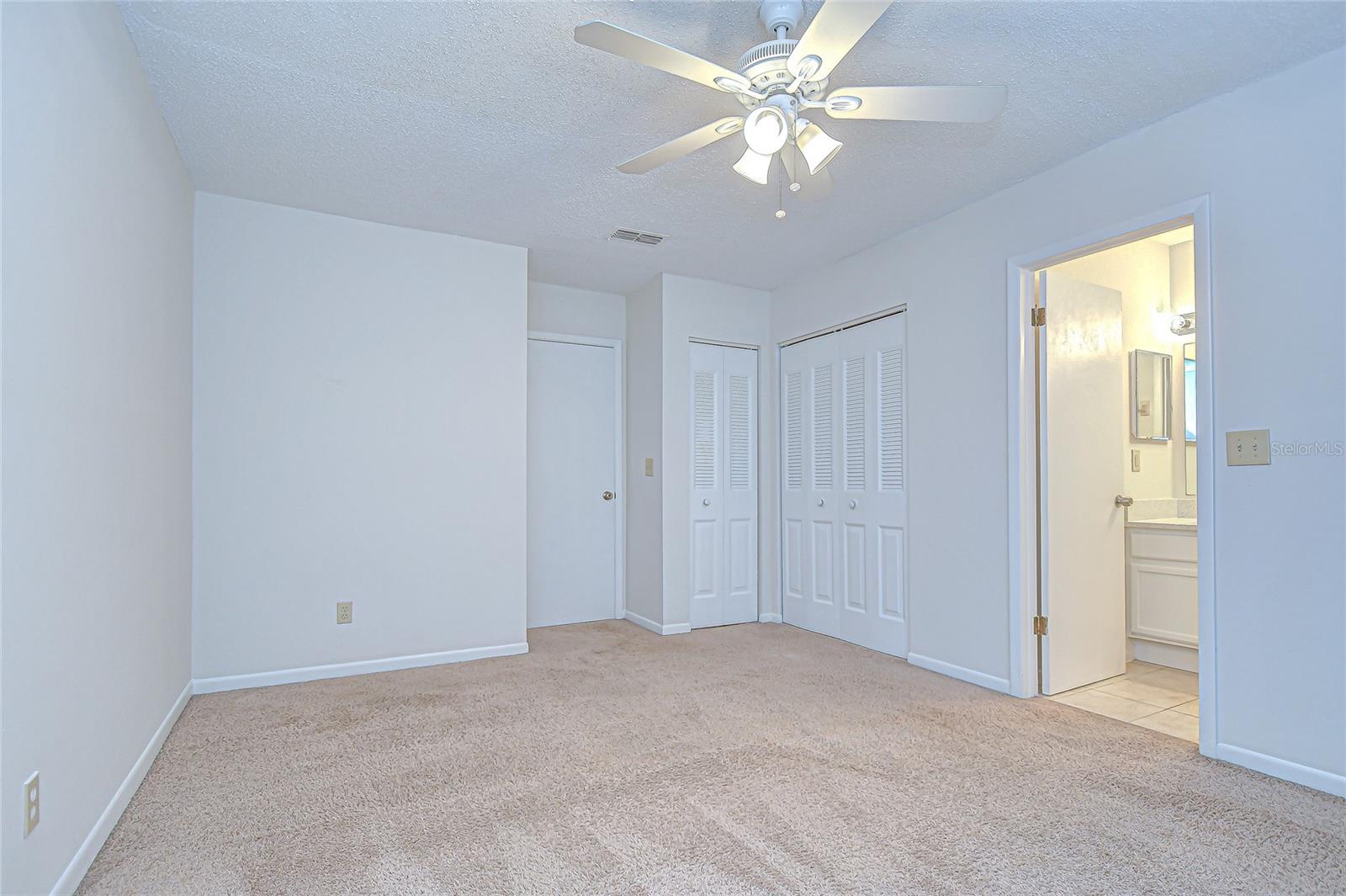 Image 36 of 54 For 5208 Sunridge Palms Drive 105