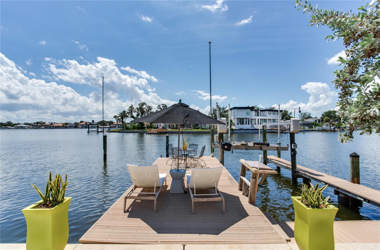 Details for 1172 35th Avenue Ne, ST PETERSBURG, FL 33704