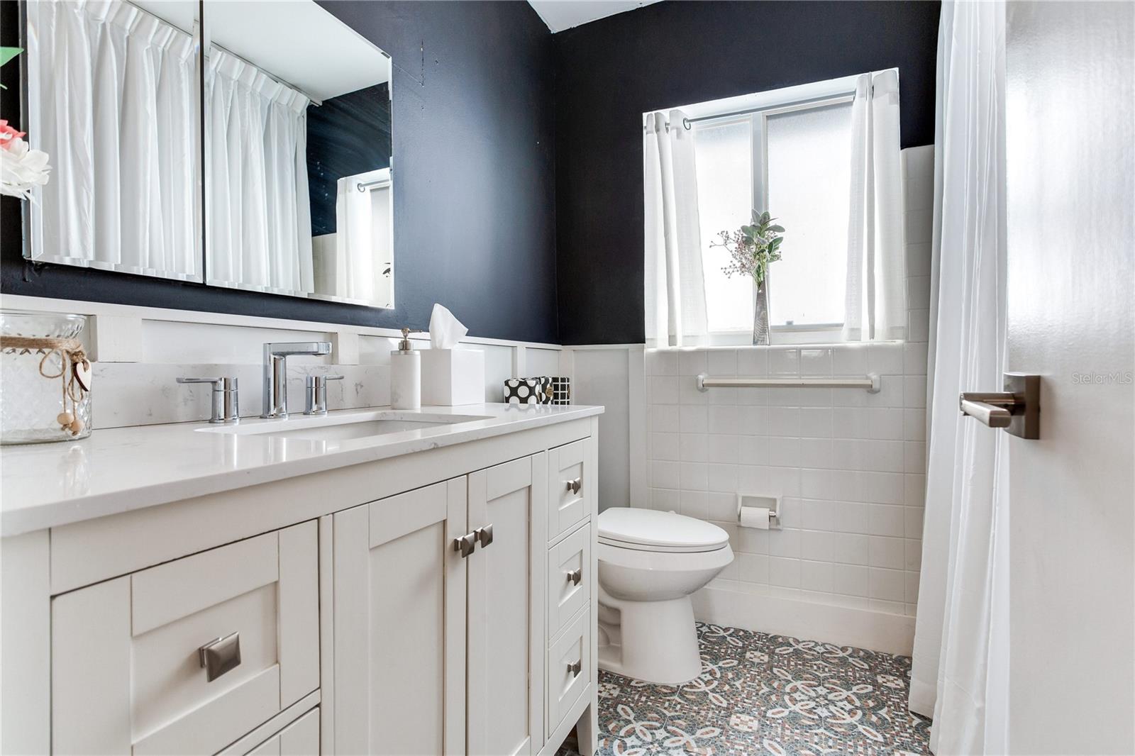 Image 33 of 81 For 1172 35th Avenue Ne