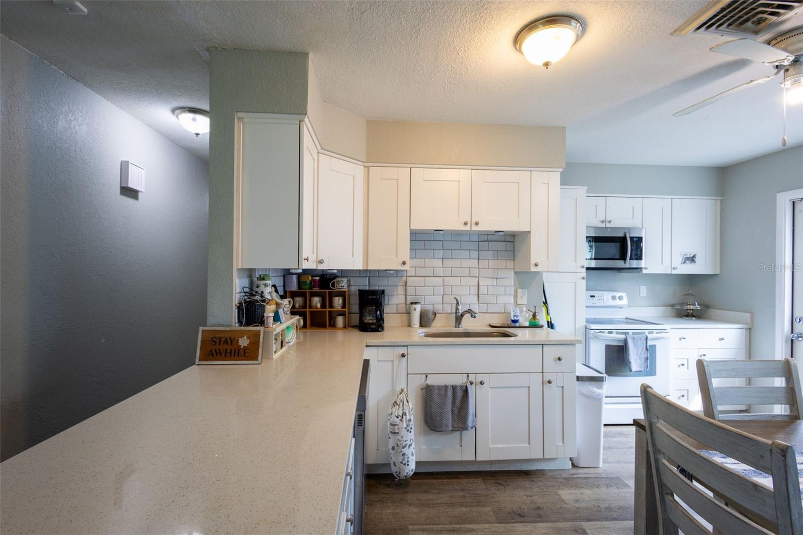 Image 11 of 32 For 6381 81st Avenue N