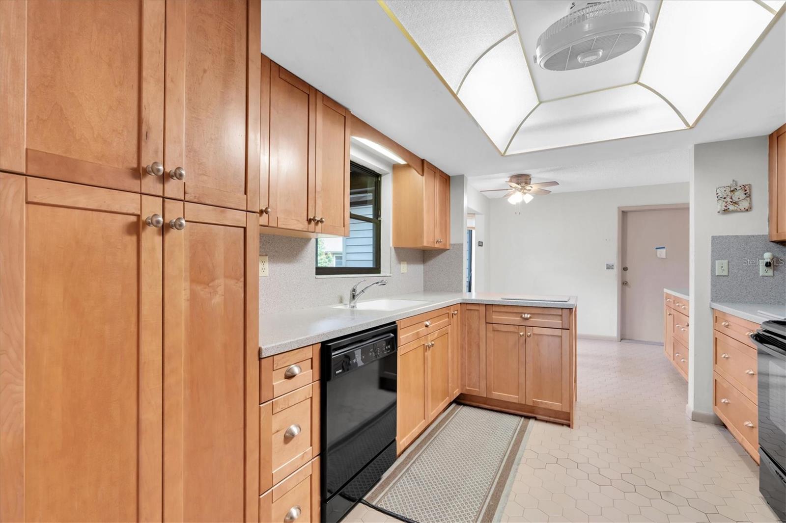 Image 6 of 16 For 1303 Westlake Boulevard