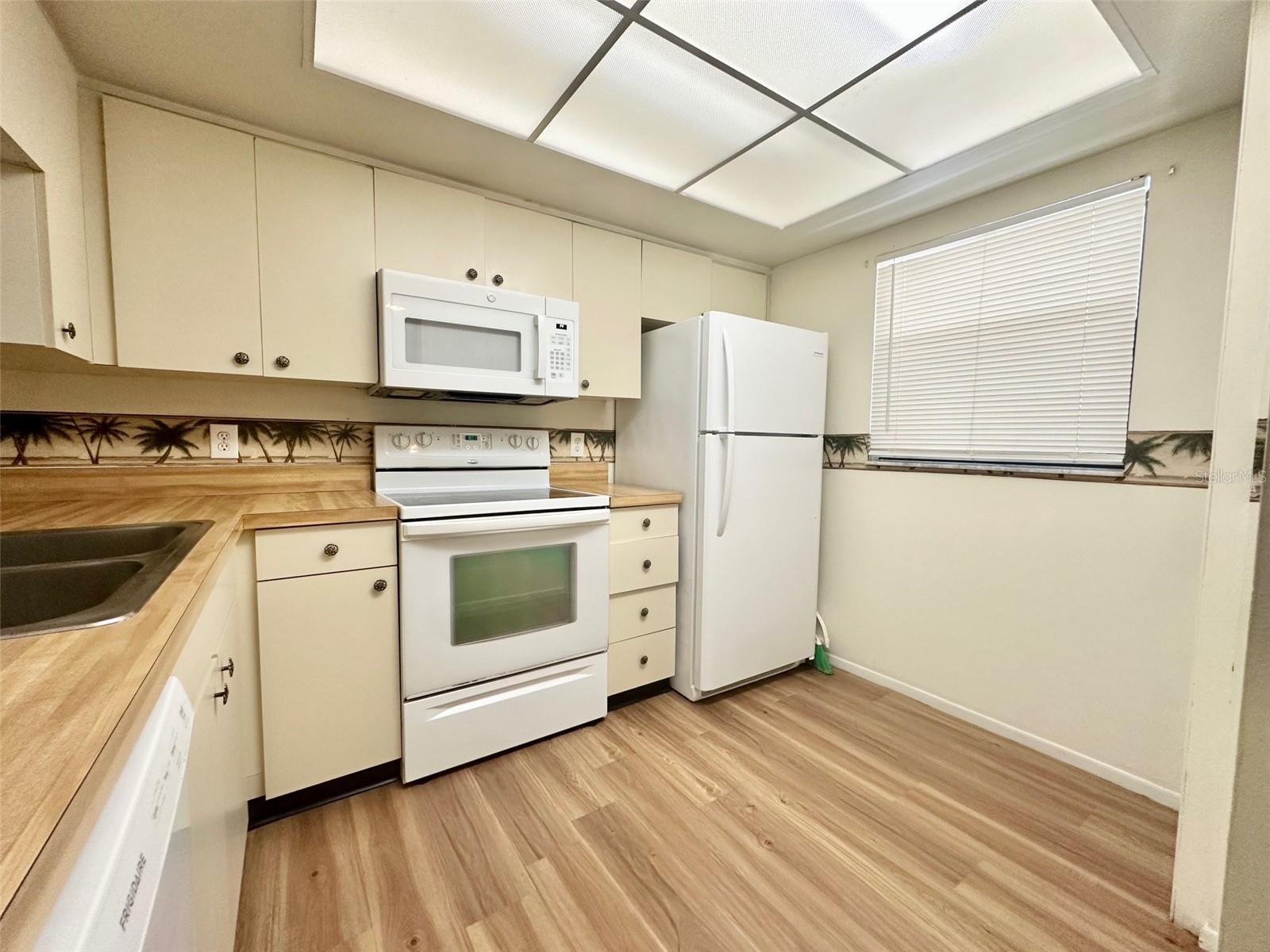 Image 3 of 11 For 3048 Eastland Boulevard C203