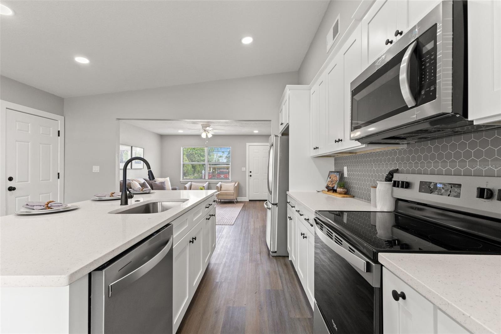 Image 14 of 43 For 2128 Elm Street