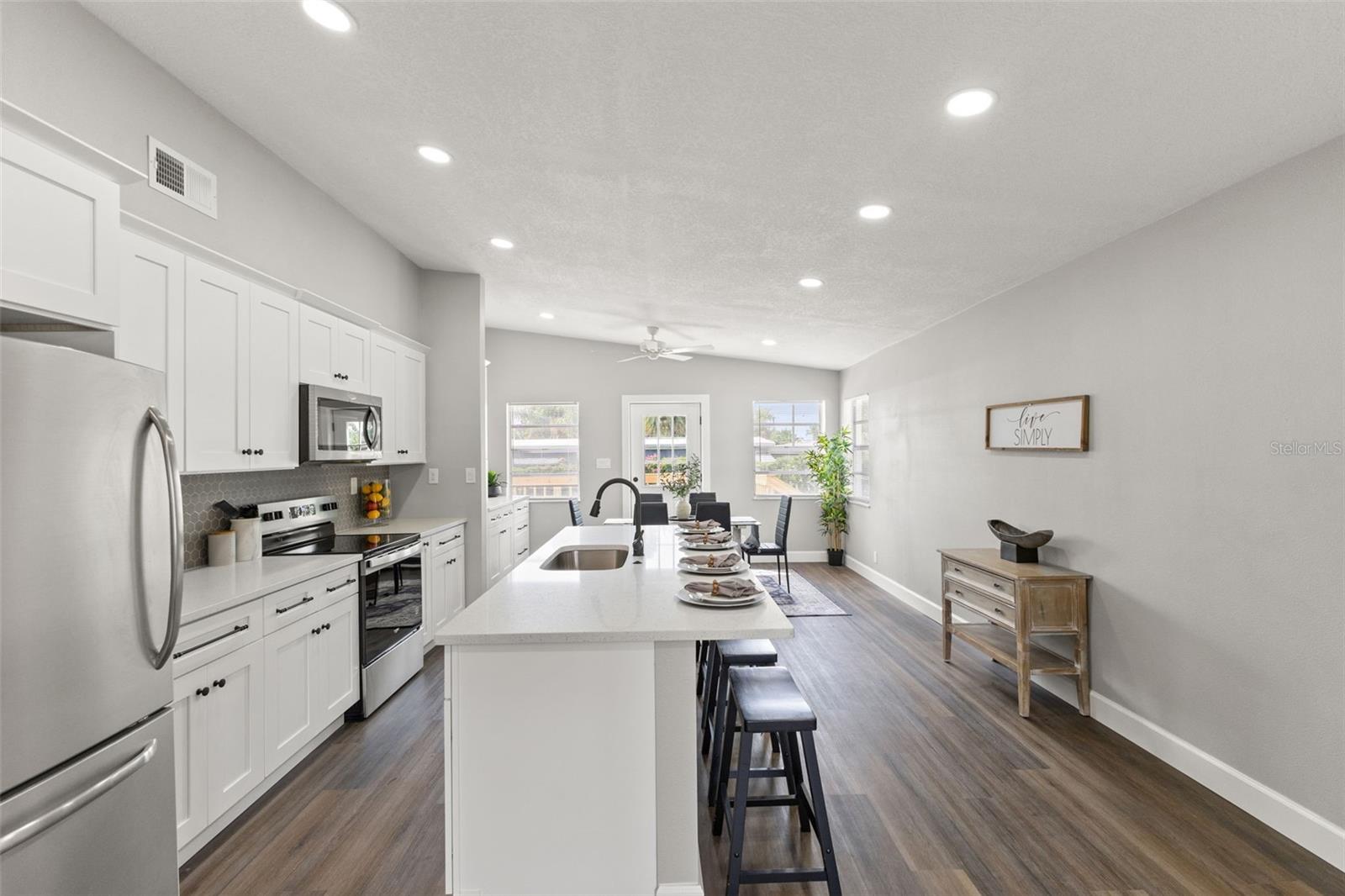 Image 16 of 43 For 2128 Elm Street