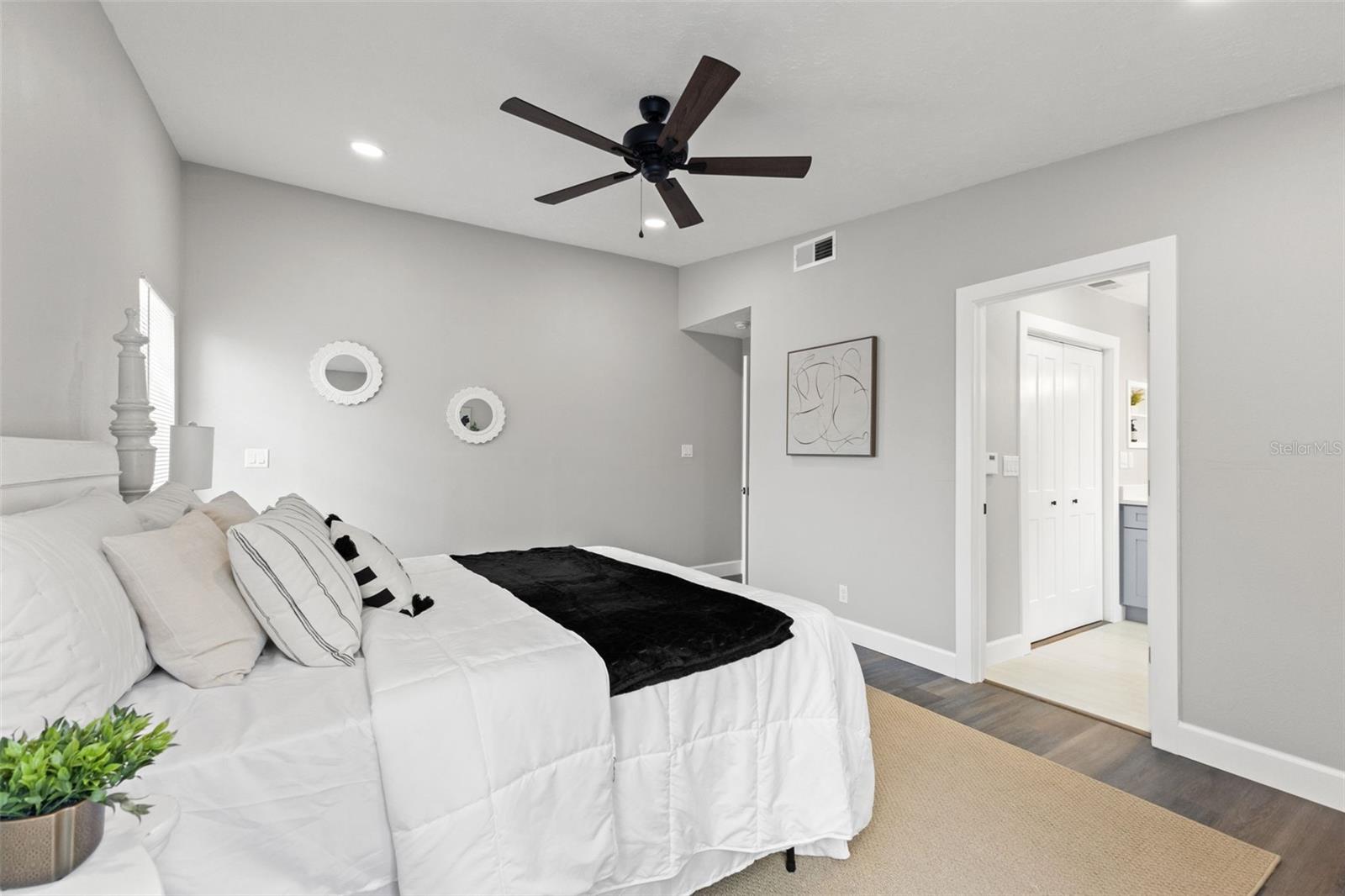 Image 21 of 43 For 2128 Elm Street