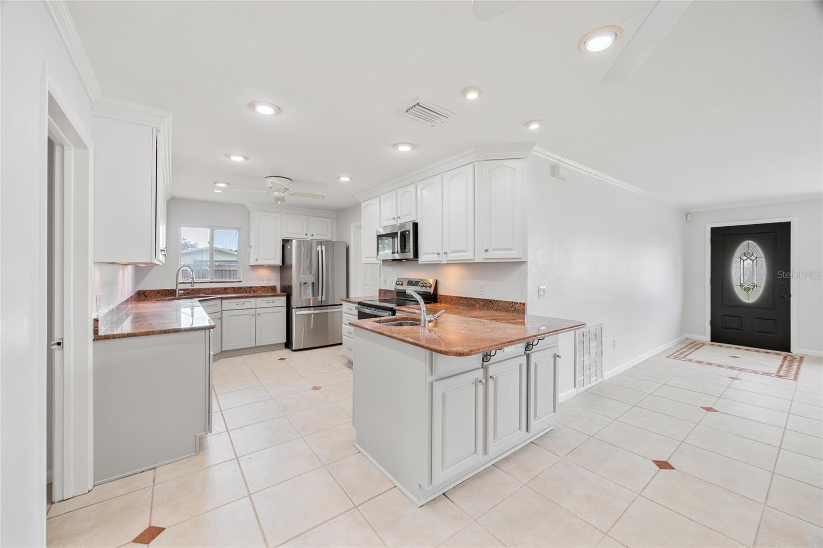 Image 10 of 53 For 3000 Roberta Street