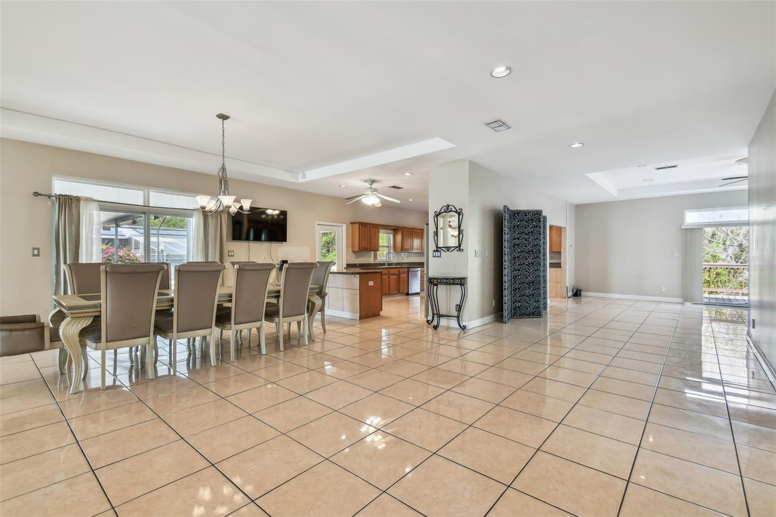 Image 10 of 38 For 284 Peninsula Avenue