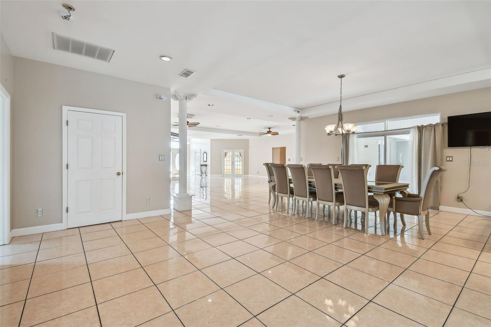 Image 11 of 38 For 284 Peninsula Avenue