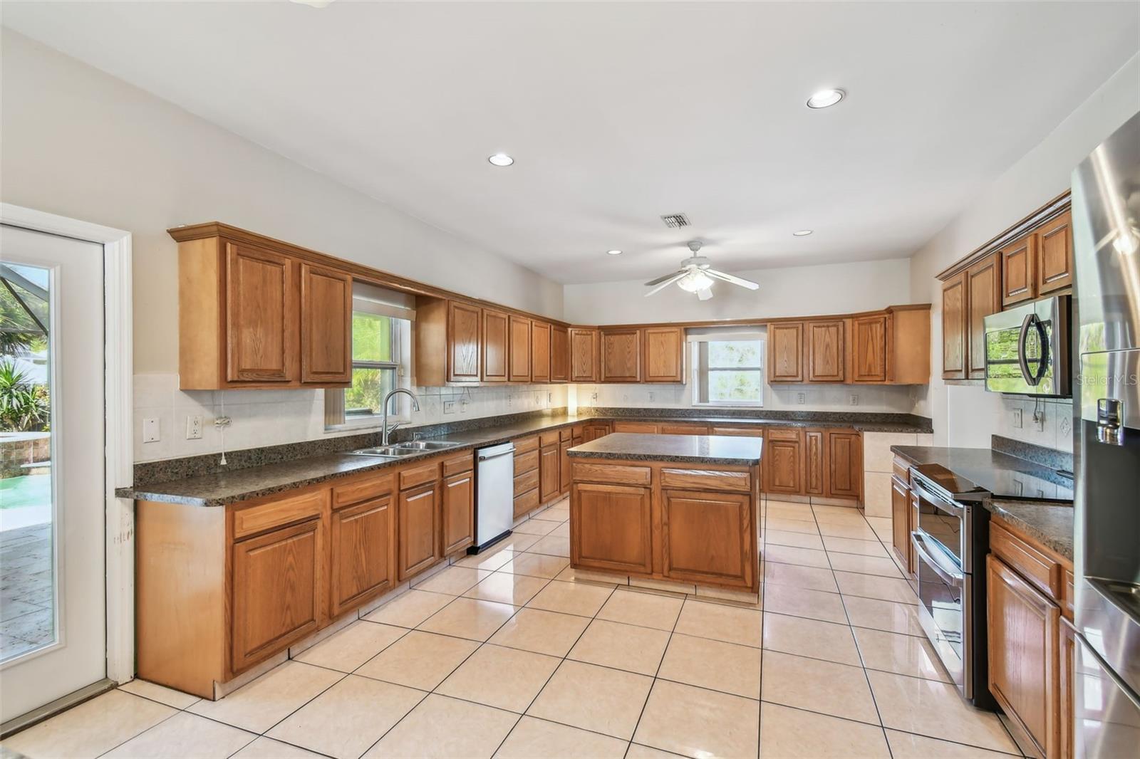 Image 17 of 38 For 284 Peninsula Avenue