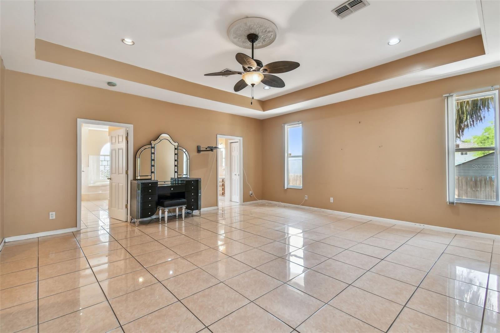 Image 19 of 38 For 284 Peninsula Avenue