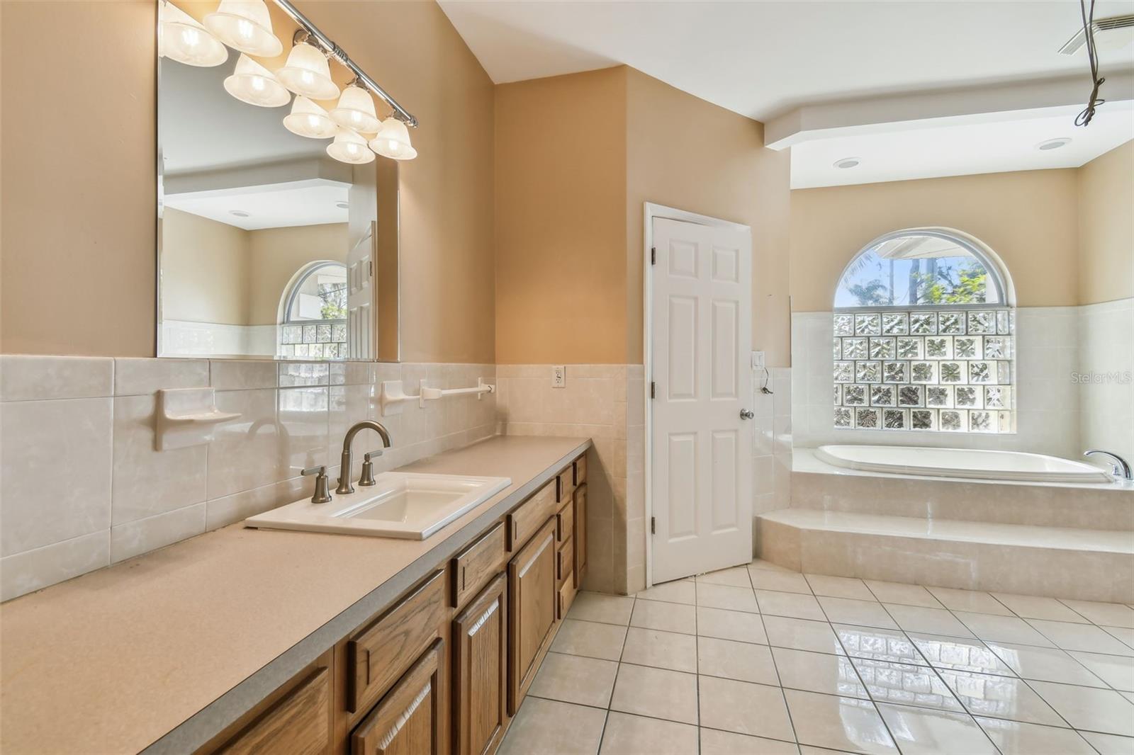 Image 21 of 38 For 284 Peninsula Avenue