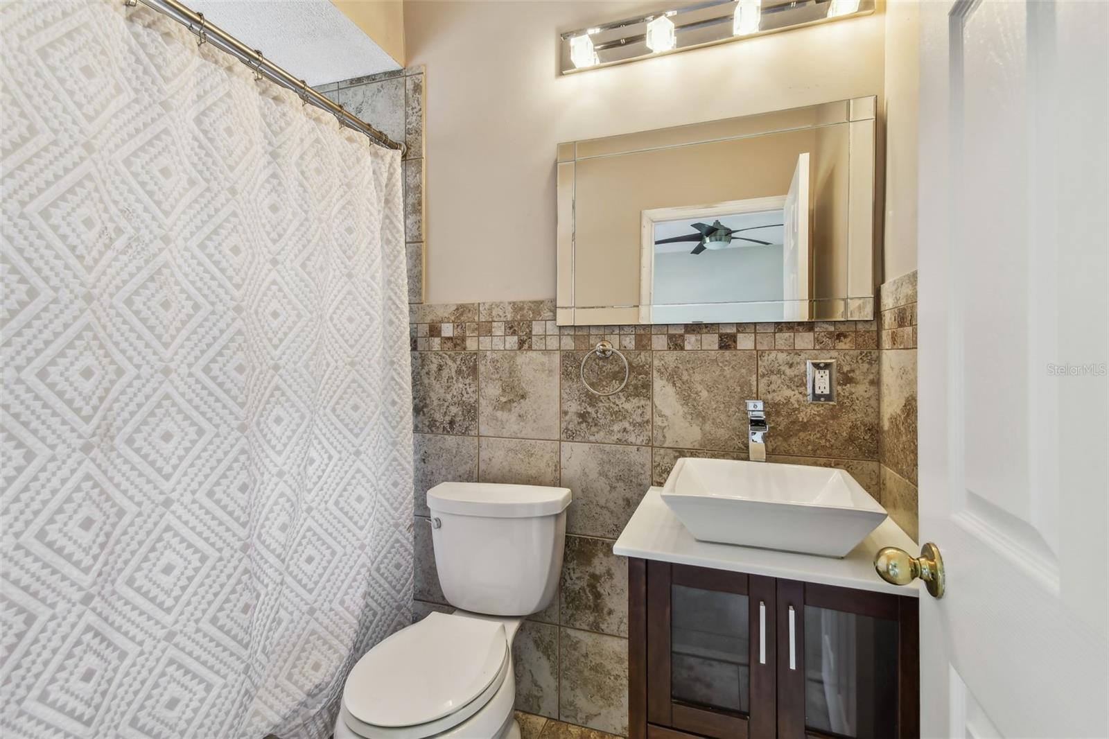 Image 28 of 38 For 284 Peninsula Avenue