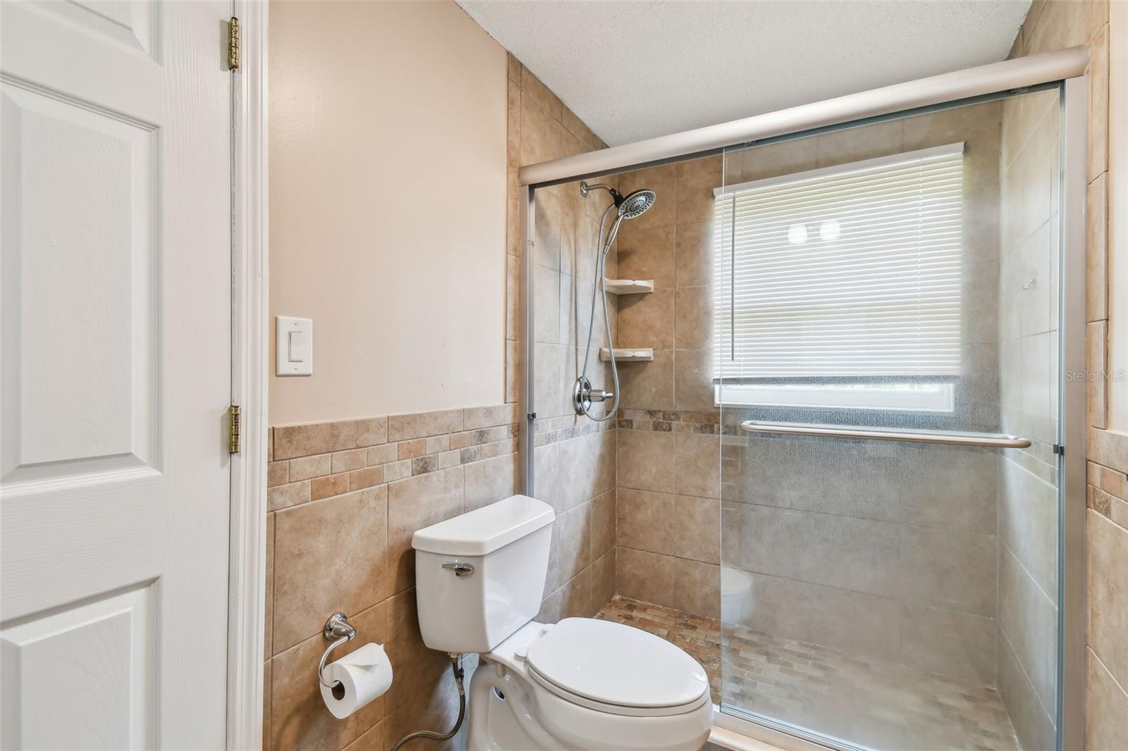 Image 32 of 38 For 284 Peninsula Avenue