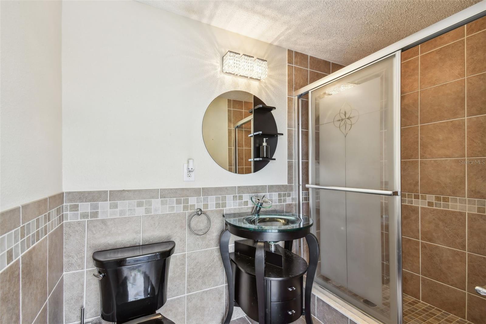 Image 36 of 38 For 284 Peninsula Avenue