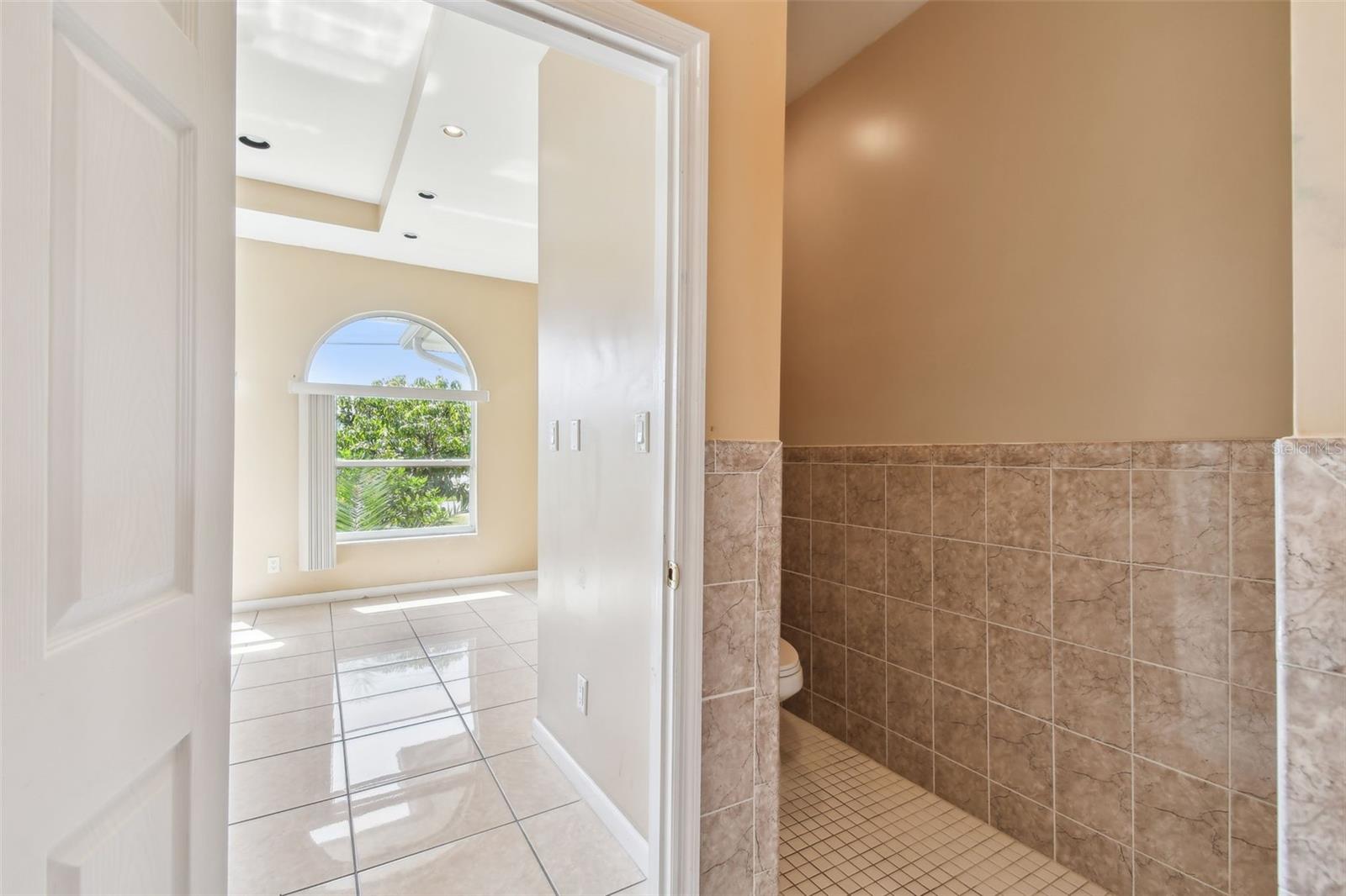 Image 8 of 38 For 284 Peninsula Avenue