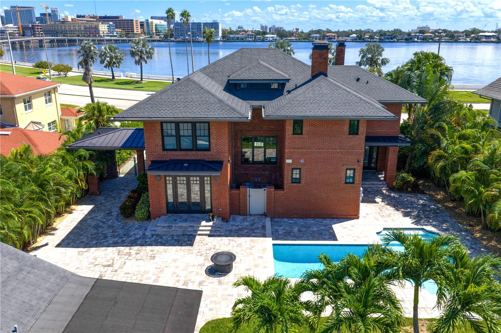 Image 5 of 70 For 815 Bayshore Boulevard