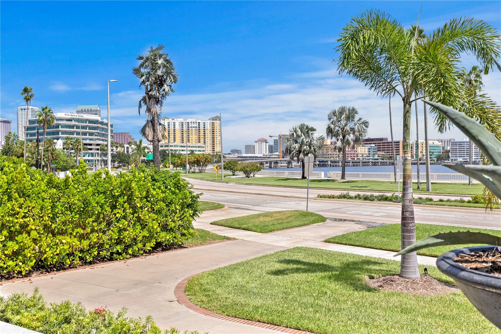 Image 63 of 70 For 815 Bayshore Boulevard