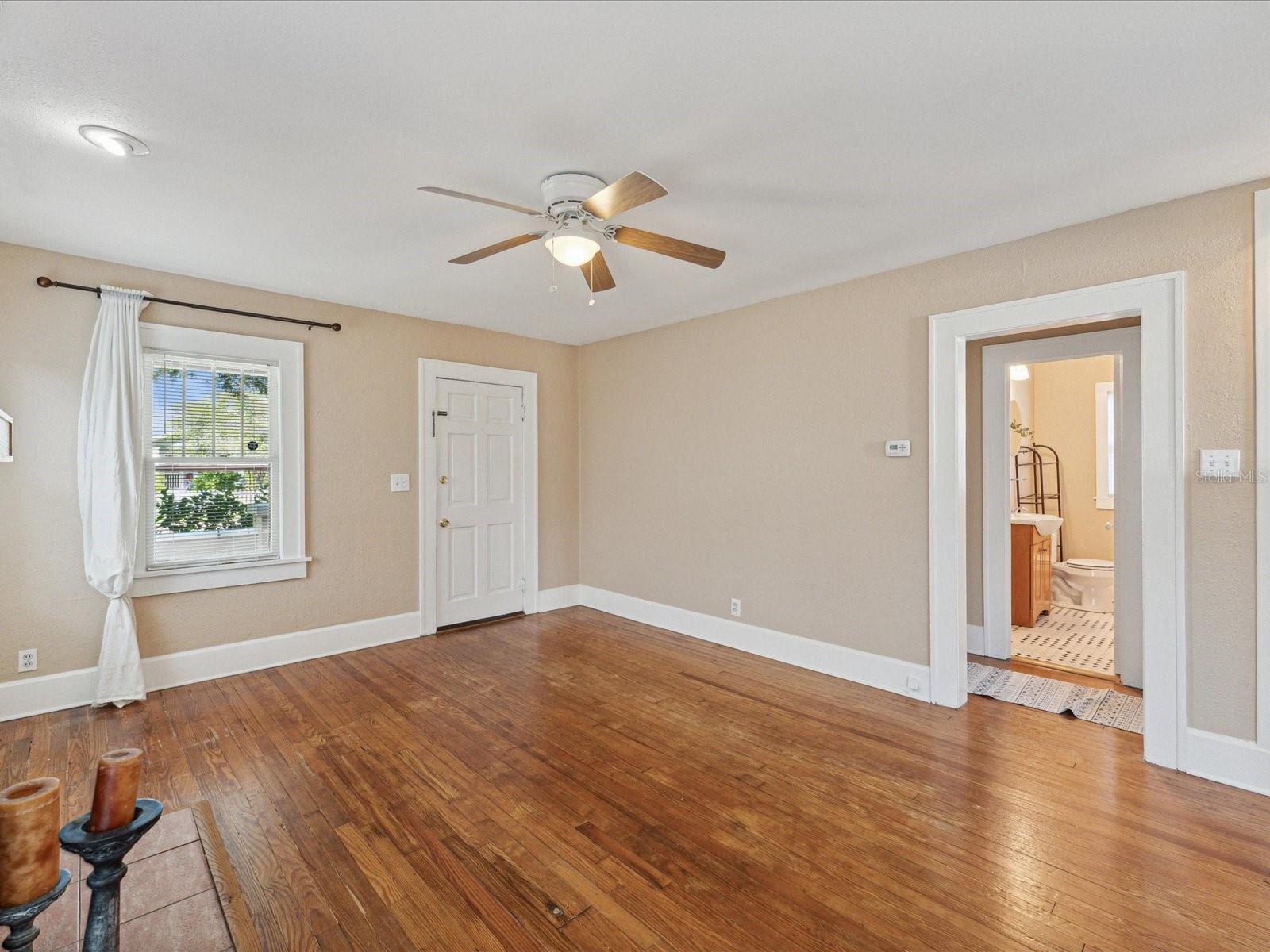 Image 7 of 37 For 2911 11th Street N