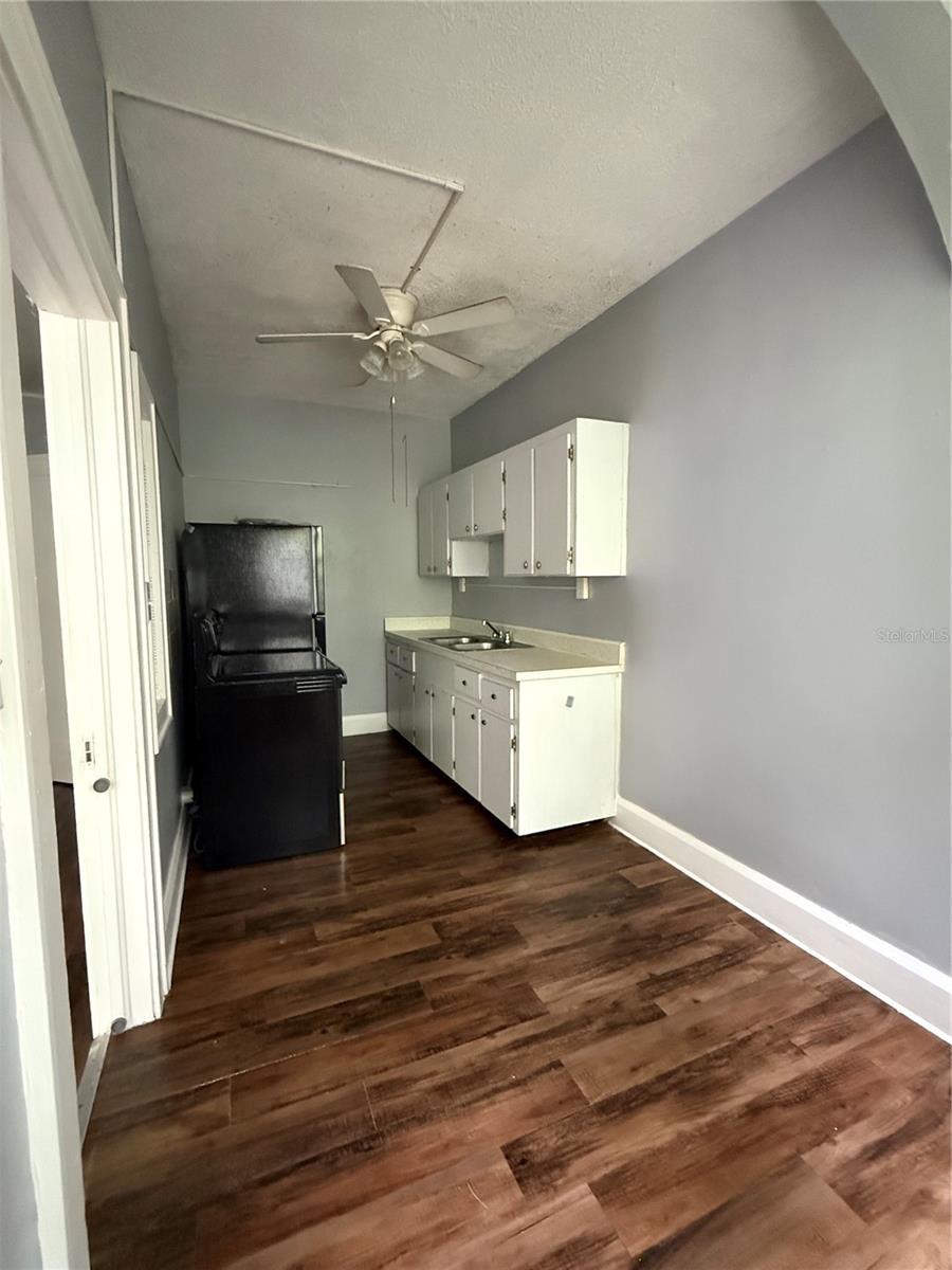 Image 10 of 12 For 730 Central Avenue 8