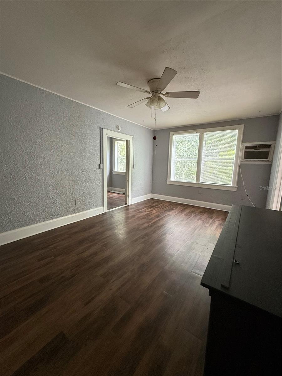 Image 4 of 12 For 730 Central Avenue 8