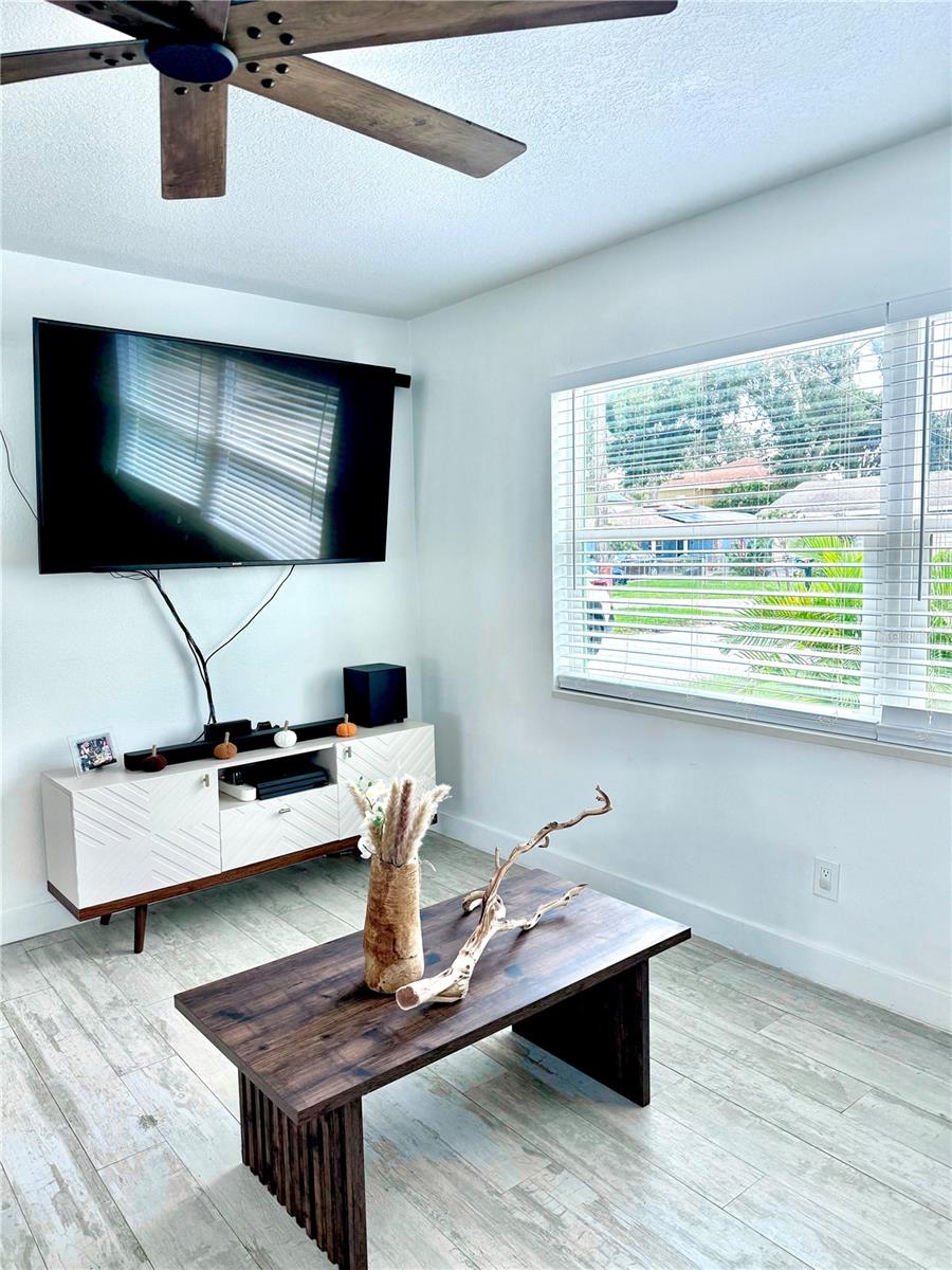 Image 5 of 36 For 2311 Kentucky Avenue