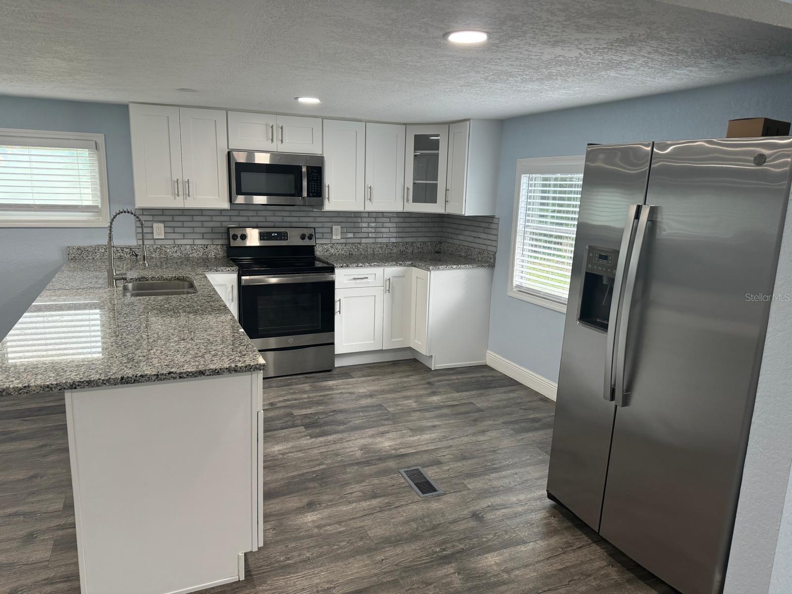 Image 6 of 21 For 8711 Mayflower Road