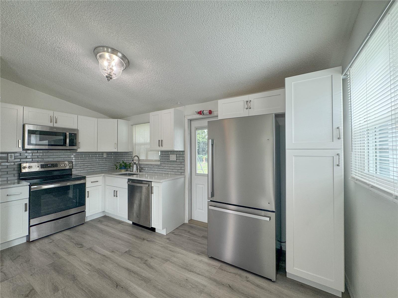 Image 3 of 13 For 9221 Patterson Street