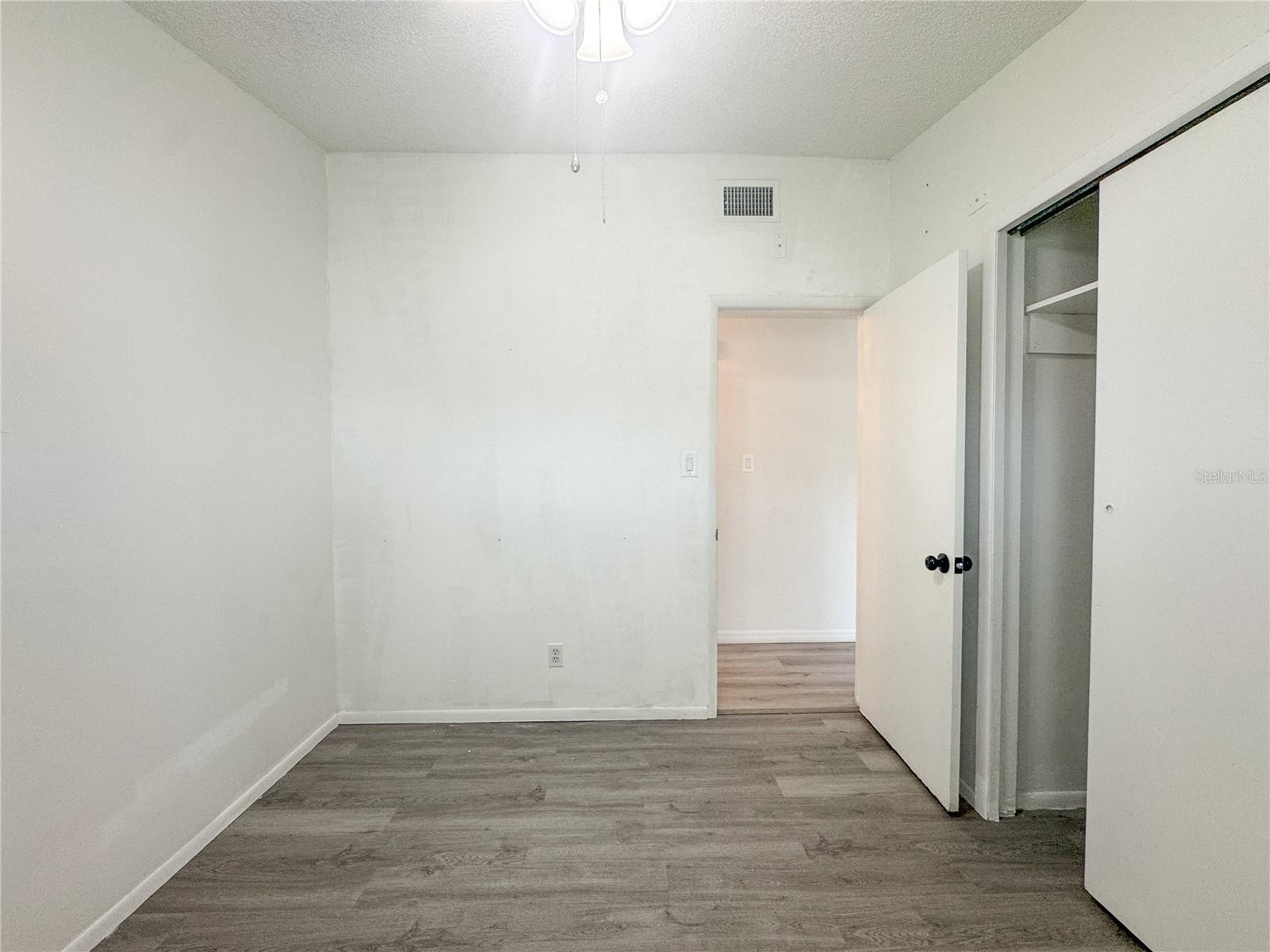 Image 6 of 13 For 9221 Patterson Street