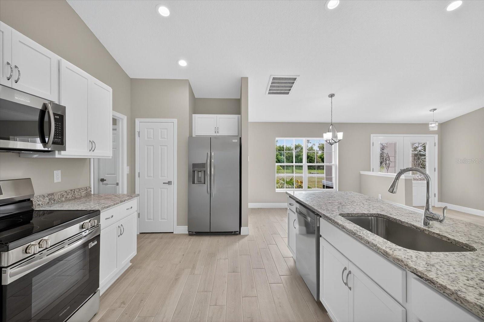 Image 17 of 56 For 6005 Moongate Road