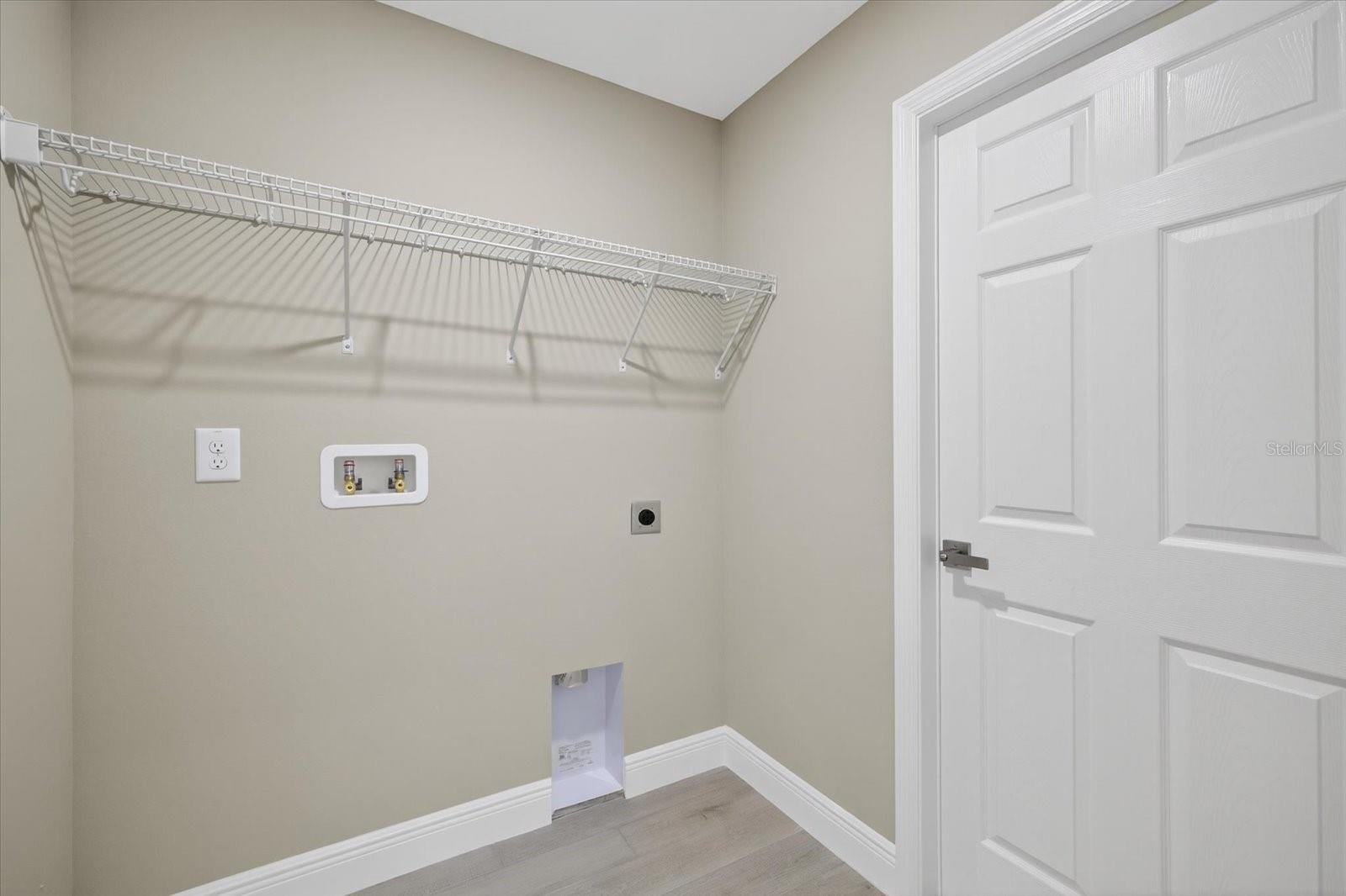 Image 40 of 56 For 6005 Moongate Road