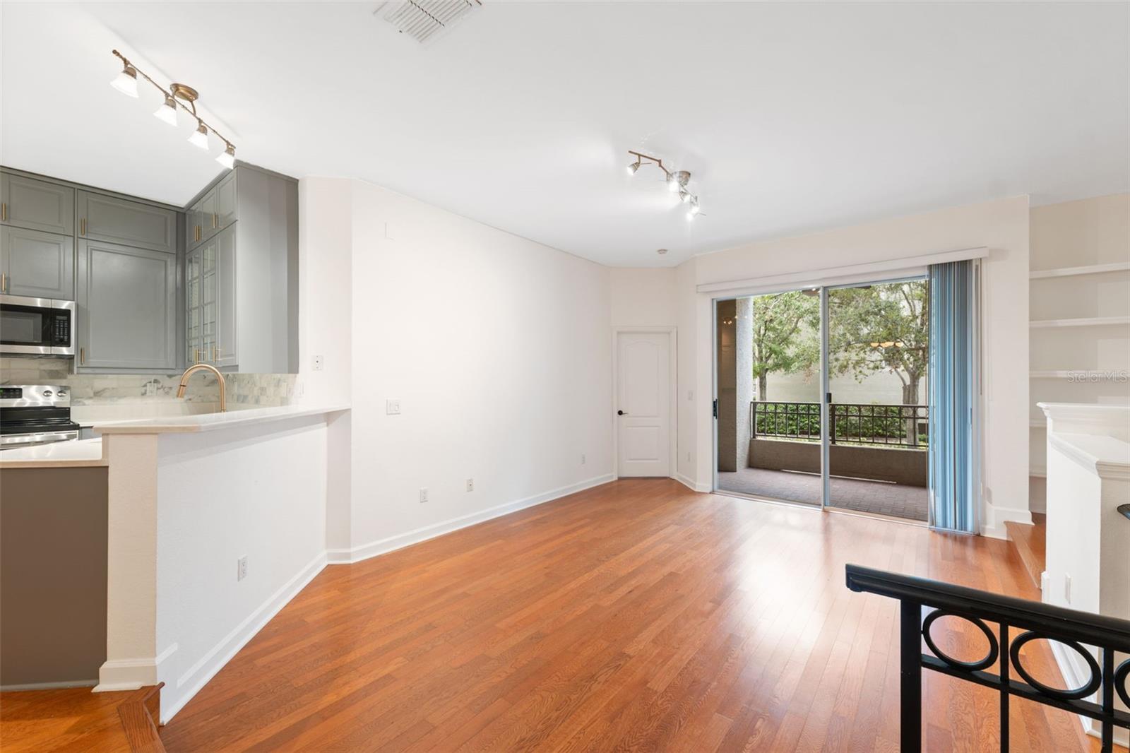 Image 6 of 60 For 761 Mainsail Drive