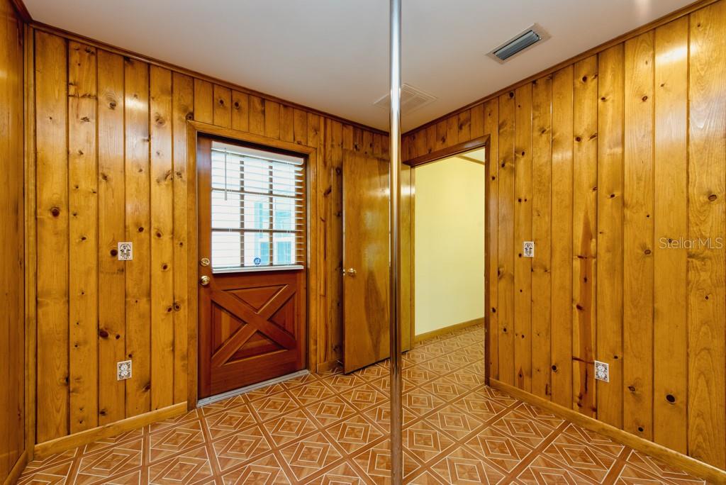 Image 19 of 30 For 2326 28th Street N