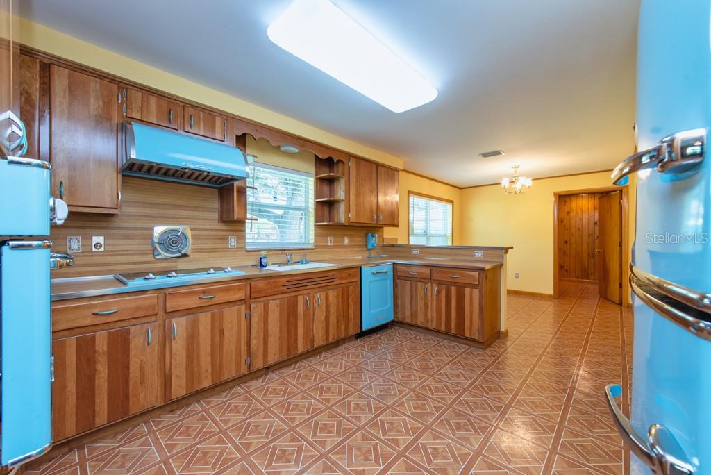 Image 5 of 30 For 2326 28th Street N