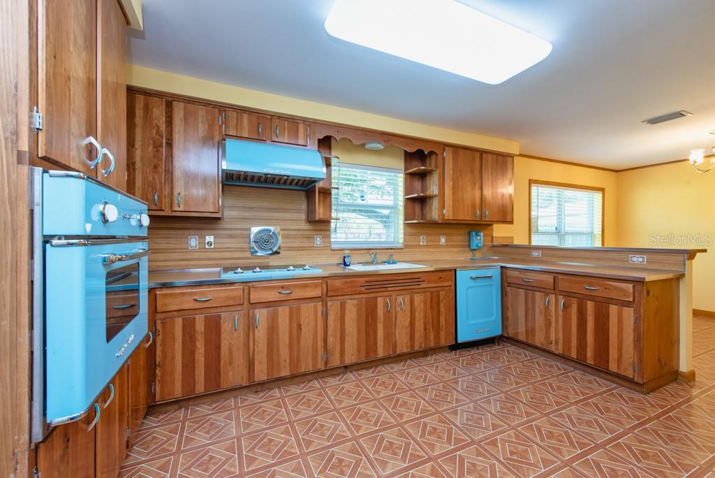 Image 6 of 30 For 2326 28th Street N