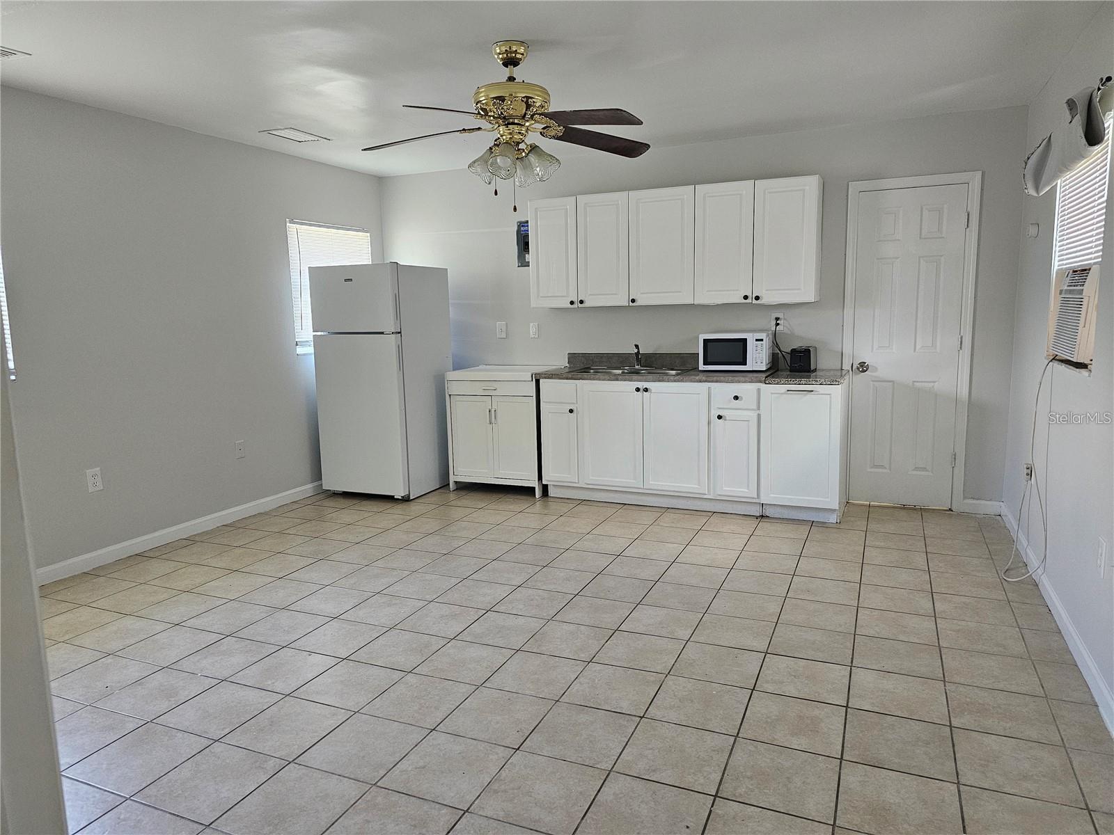 Image 3 of 13 For 3320 Cordelia Street C
