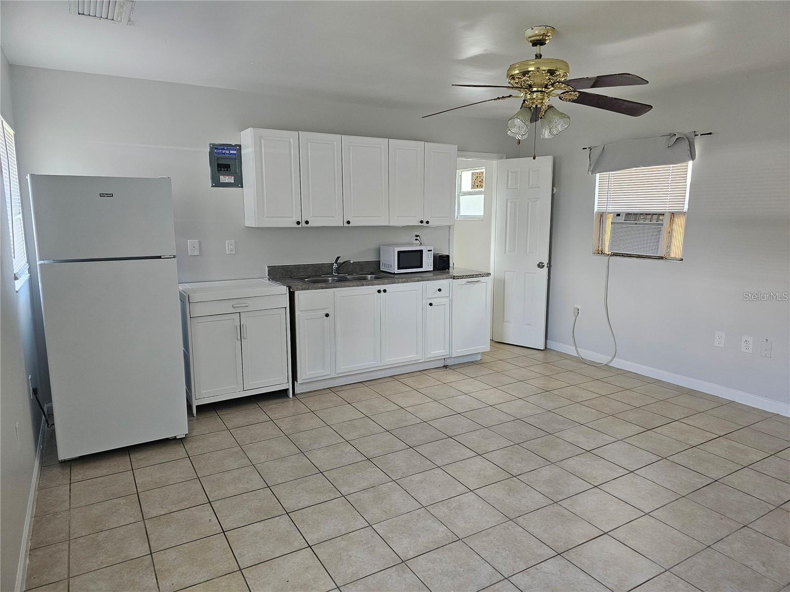 Image 4 of 13 For 3320 Cordelia Street C