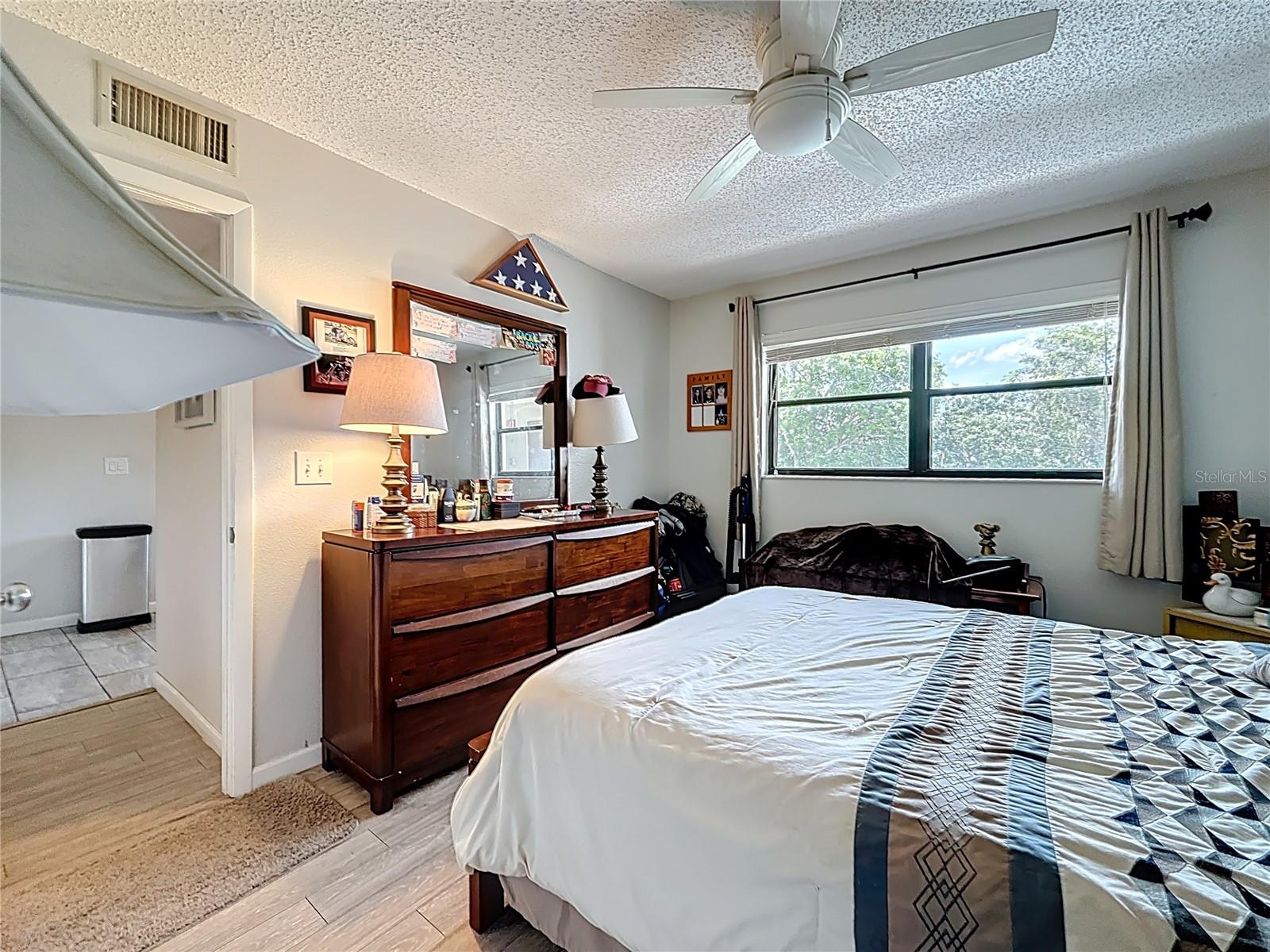 Image 22 of 51 For 5920 80th Street N 406