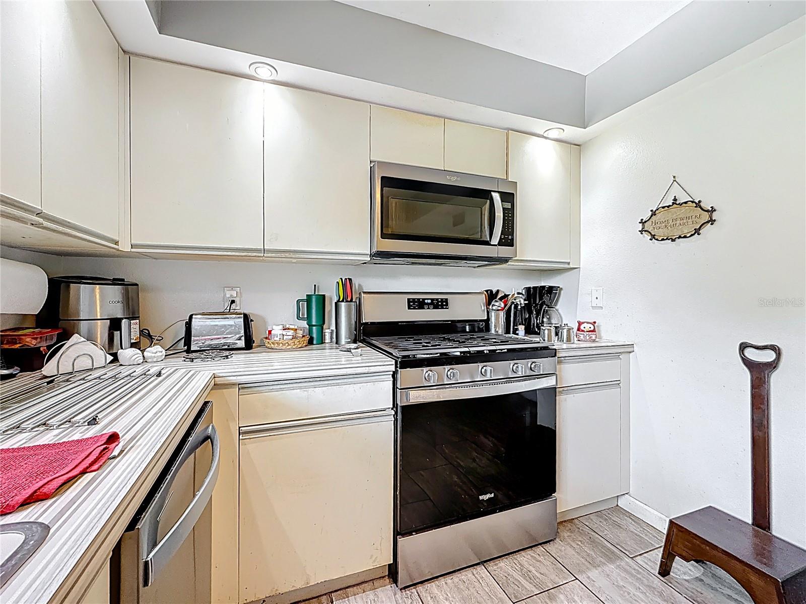 Image 41 of 51 For 5920 80th Street N 406