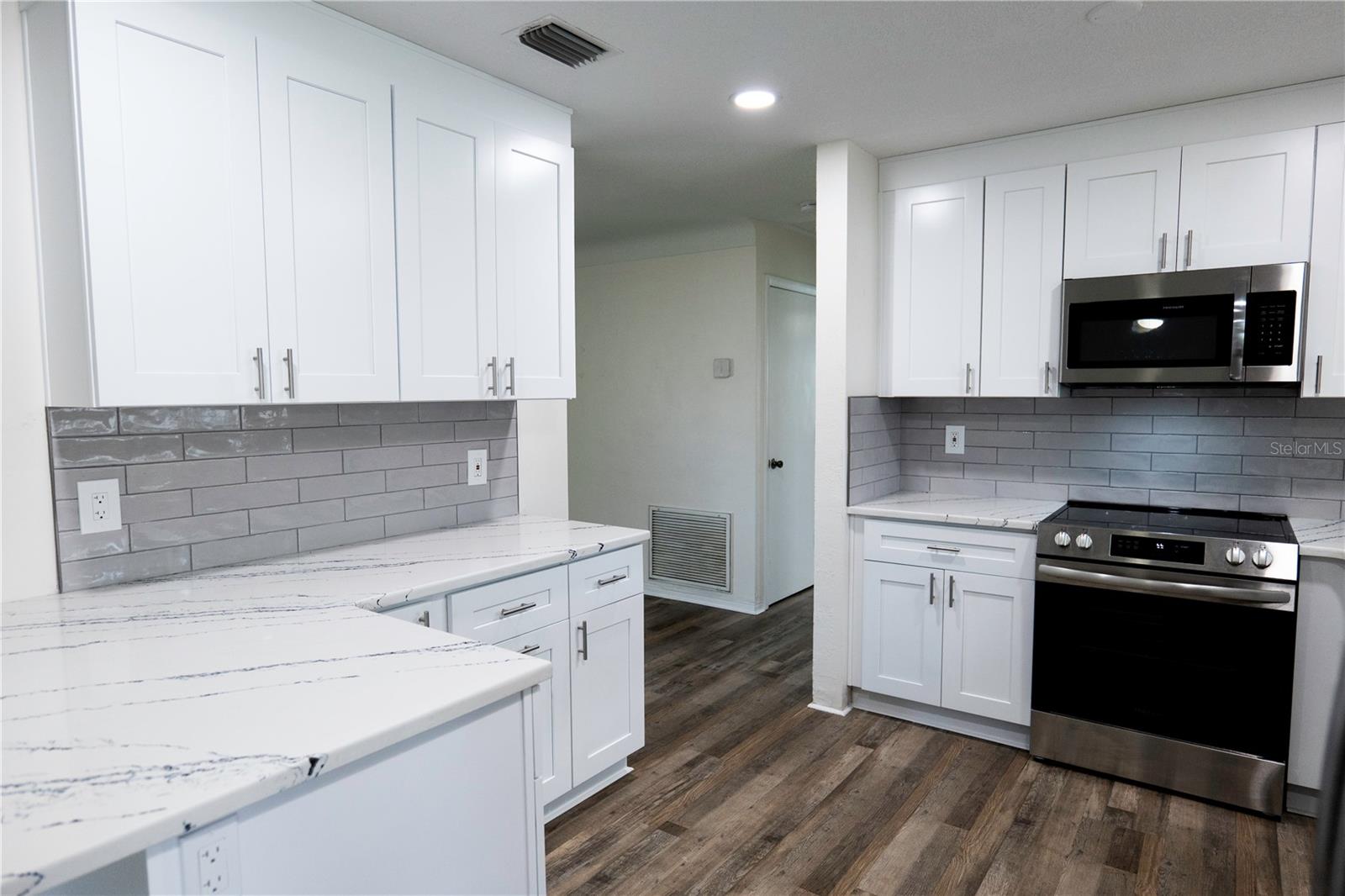 Image 9 of 25 For 3595 61st Street N