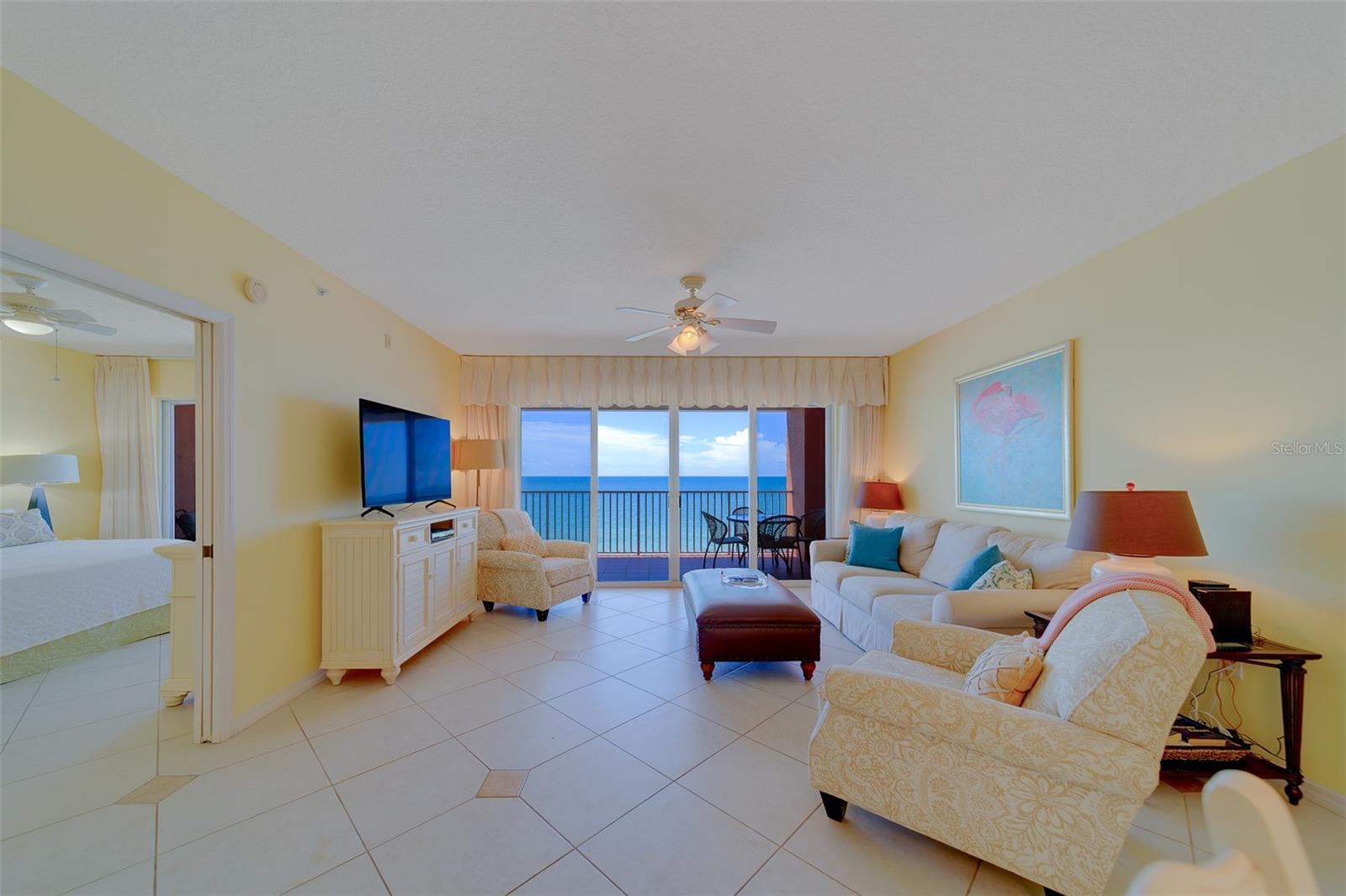 Image 18 of 67 For 16450 Gulf Boulevard 564