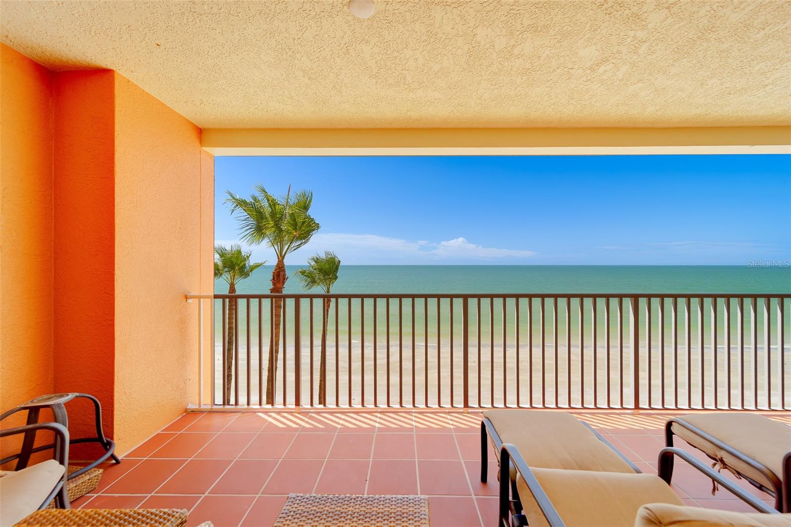 Image 21 of 67 For 16450 Gulf Boulevard 564