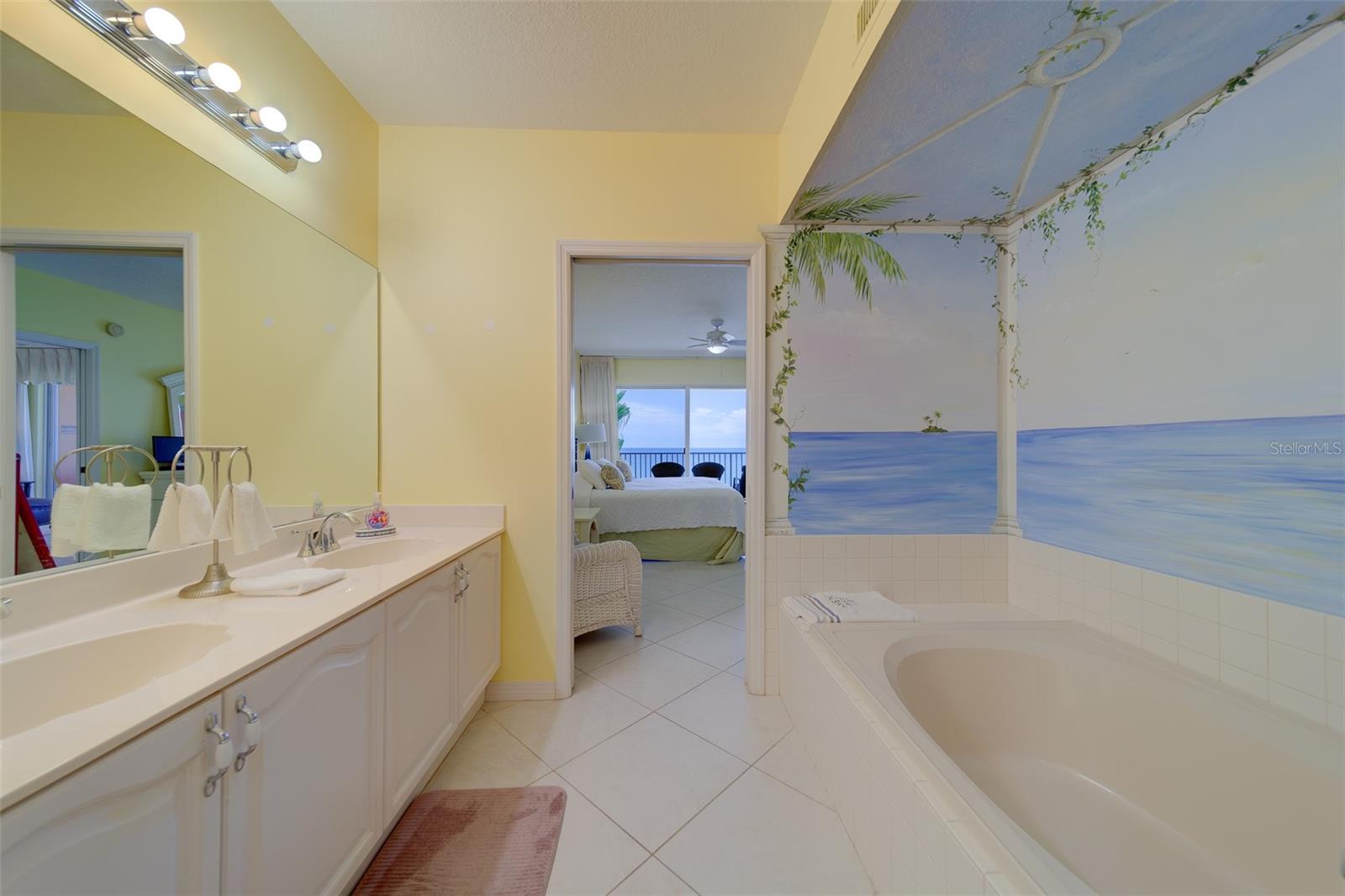 Image 28 of 67 For 16450 Gulf Boulevard 564