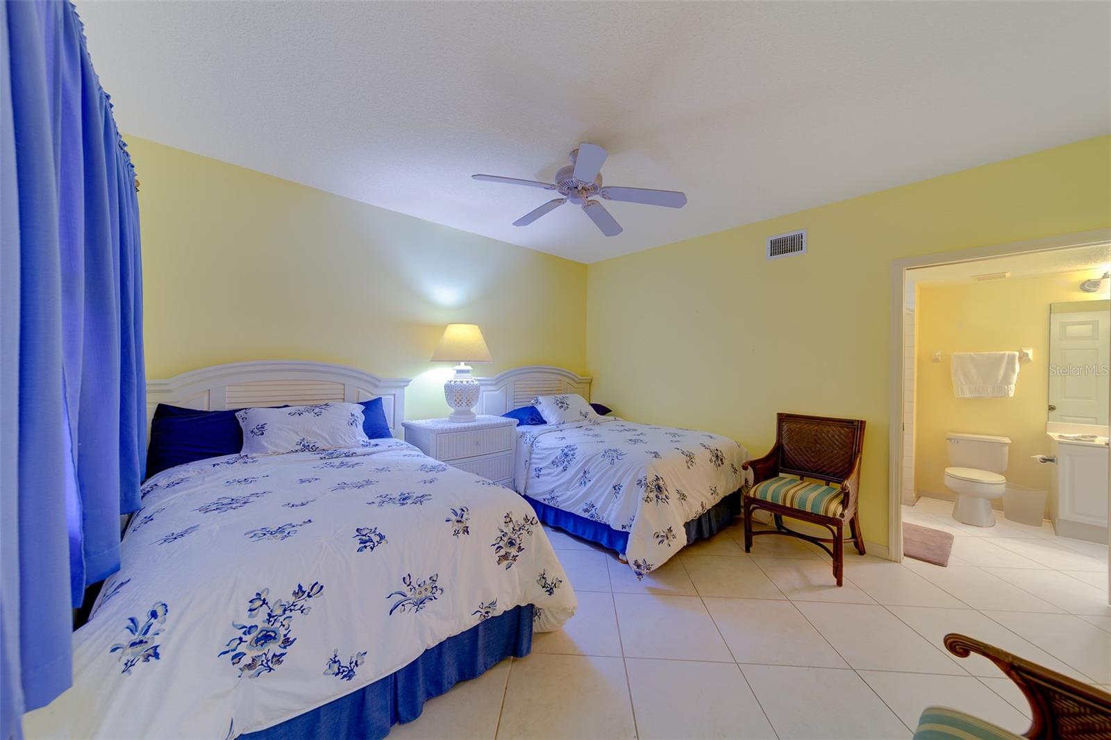 Image 34 of 67 For 16450 Gulf Boulevard 564