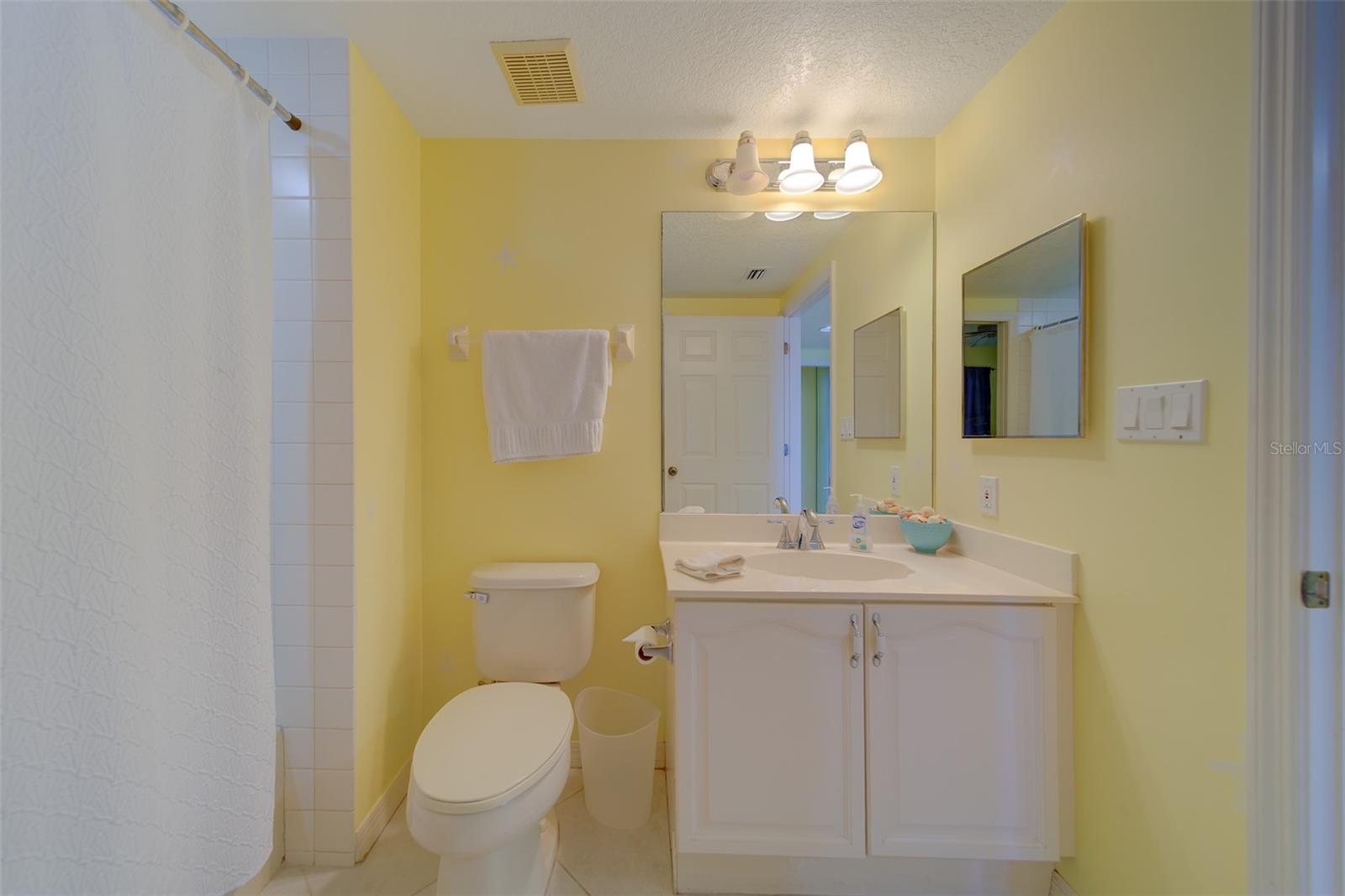 Image 37 of 67 For 16450 Gulf Boulevard 564